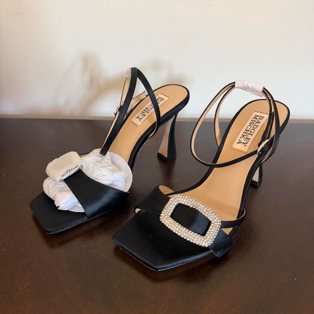 Badgley Mischka Judith Size 5 Black Satin Crystal Buckle Heels